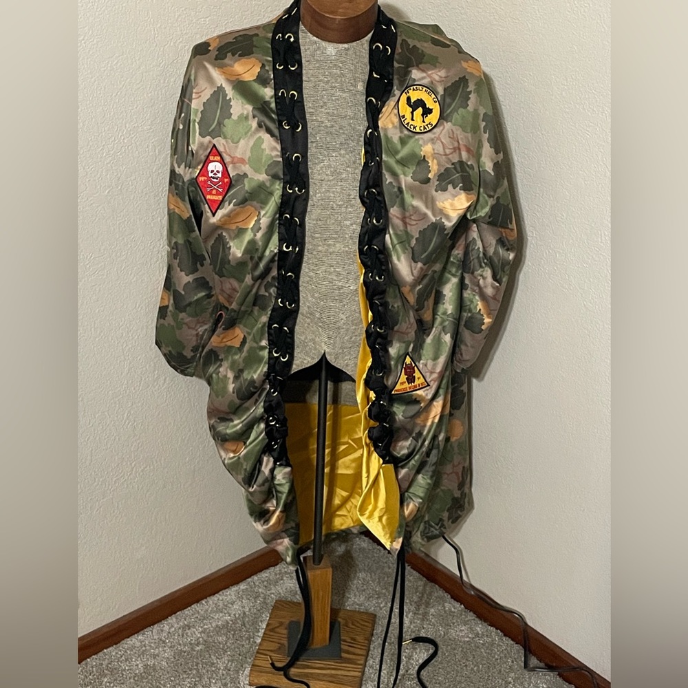 Diamond Supply Co. Kimono. Medium.